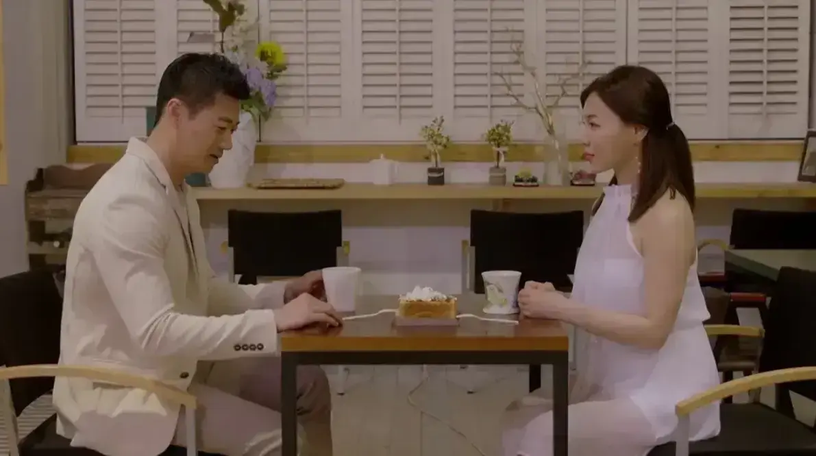 《邻居家妻子》韩国电影未删减1080P韩语中字在线观看-我邻居的老婆高清百度网盘夸克迅雷下载-乏味婚姻中的情感越界-邻居家妻子完整版免费播放