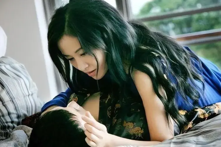 韩国电影《嫂嫂情事》无删减版全集免费观看-《嫂嫂情事》高清完整版在线播放-1080P蓝光画质无广告