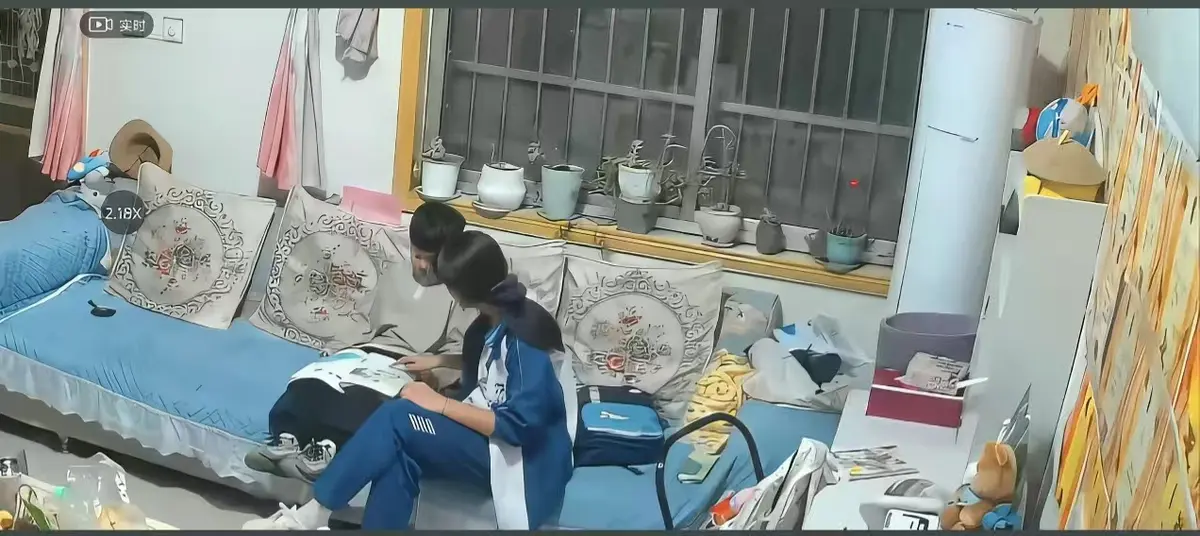 《来自姐姐的爱》无删减完整版在线播放-全集影院高清正片免费下载-姐姐对弟弟的日常引导名场面-来自姐姐的爱暖心姐弟互动合集