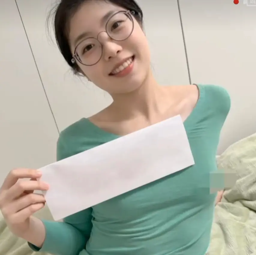 《秦嘉妮/秦嘉倪》1080P无损成片无删节-青筋女王居家自拍-秦嘉倪全系列作品持续更新-邯郸眼镜妹生活合集-秦嘉妮零广告全收录-反差素人天花板告别滤镜焦虑